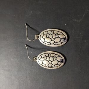 Silver Tone Oval Pebbled Turtle Shell Style Statement Earrings